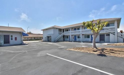 Coastal Valley Inn