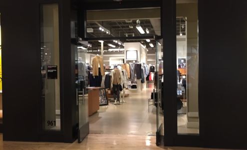 Banana Republic Factory Store