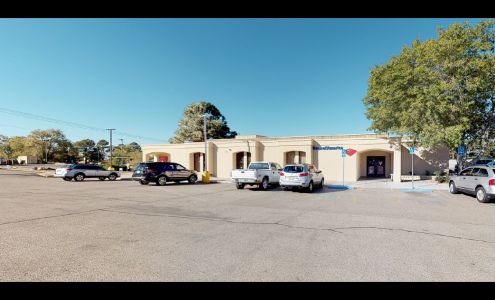 Bank of America (with Drive-thru ATM)