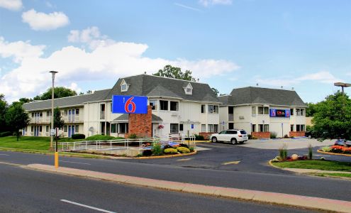 Motel 6 Enfield, CT - Hartford