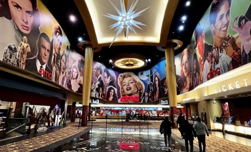 AMC Garden State Plaza 16