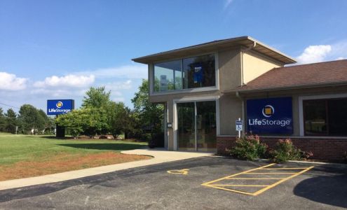 Life Storage - Lindenhurst