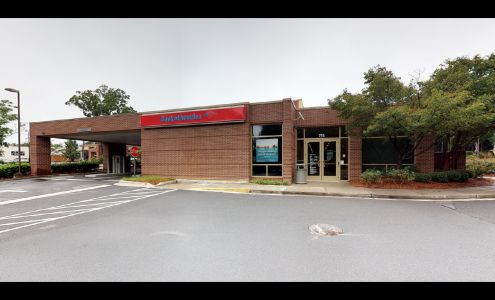 Bank of America (with Drive-thru services)