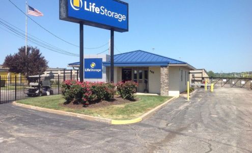 Life Storage - Fenton