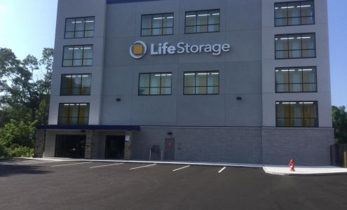 Life Storage - Dracut