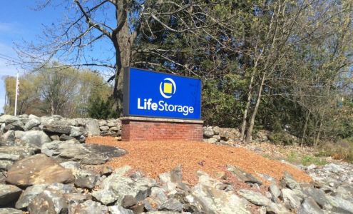 Life Storage - Nashua