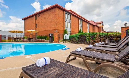 Best Western Luxbury Inn Fort Wayne