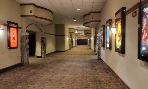 AMC CLASSIC Dubuque 14