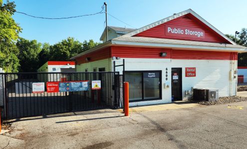 Public Storage