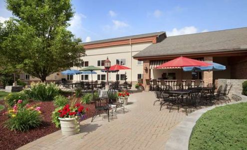 Ramada by Wyndham Saginaw Hotel & Suites