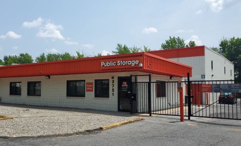 Public Storage