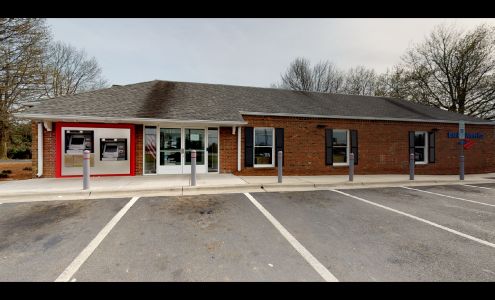 Bank of America (with Drive-thru services)