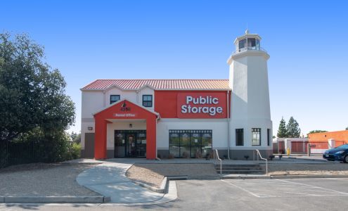 Public Storage
