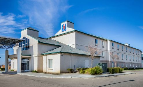 Motel 6 Lemoore, CA
