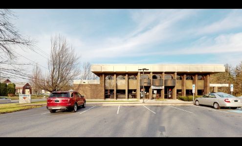 Bank of America (with Drive-thru ATM)