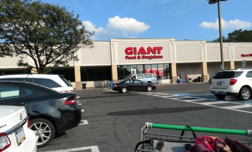 GIANT