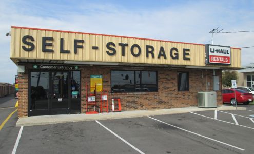 U-Haul Moving & Storage at Wilma Rudolph