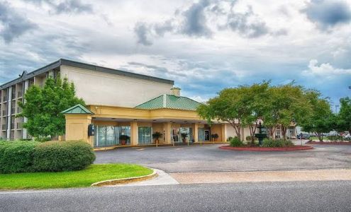 Ramada by Wyndham Metairie New Orleans Airport