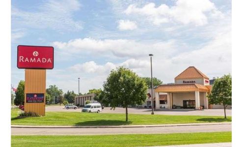 Ramada by Wyndham Sioux Falls Airport-Waterpark & Event Ctr