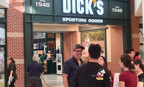 DICK'S Sporting Goods