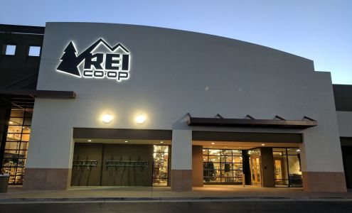 REI