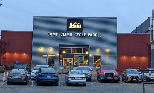 REI Bailey's Crossroads