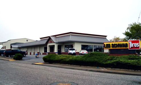 Les Schwab Tire Center