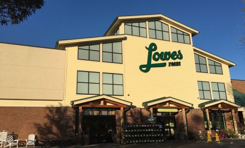 Lowes Foods on Strickland Road