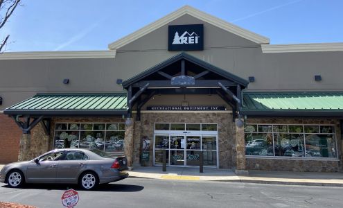 REI