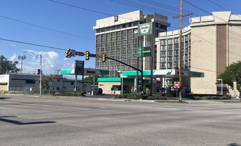 Sinclair Gas Station