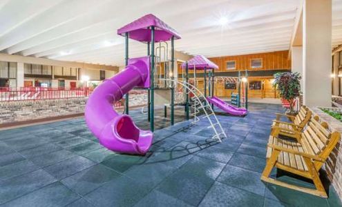 Ramada by Wyndham Grayling Hotel & Conference Center