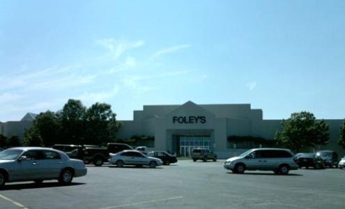 Finish Line (located inside Macy's)