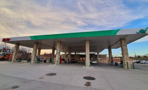 Sinclair Gas Station