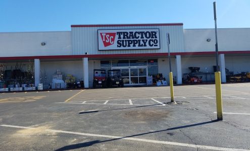 Tractor Supply Savannah