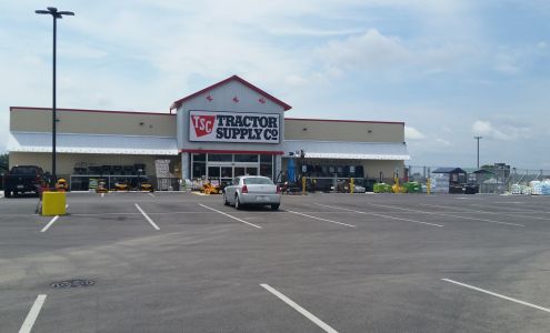 Tractor Supply Clinton