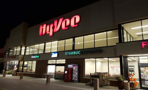 Hy-Vee Grocery Store