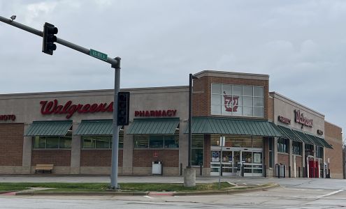 Walgreens Geneseo