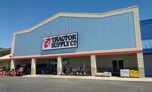 Tractor Supply Leesville
