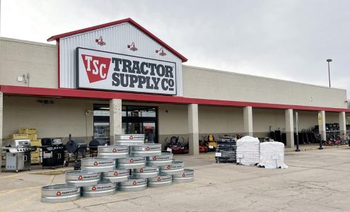 Tractor Supply Pratt