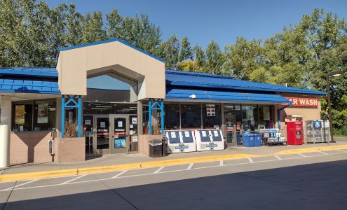 Holiday Stationstores