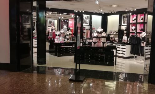 Victoria's Secret & PINK by Victoria's Secret