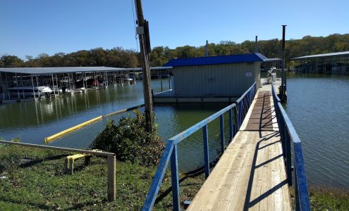 Eagle Point Marina Gas Dock Lewisville