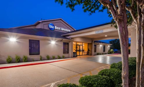 Days Inn by Wyndham Round Rock