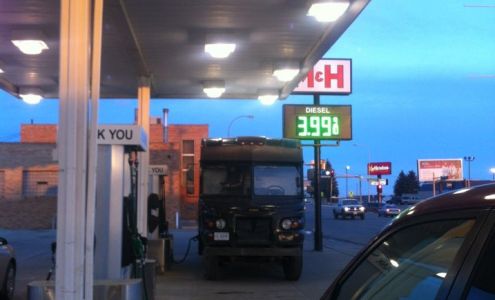 M & H Gas Station Dickinson