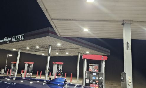 Beacon and Bridge Market Green