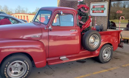 Misty's Conoco & Convenience LESLIE