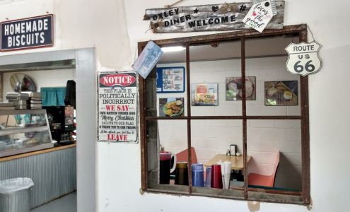 Highway 66 Country Mart LESLIE