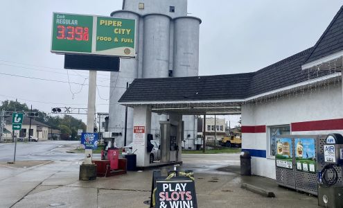 SMALL TOWN AND GROCERY Piper City