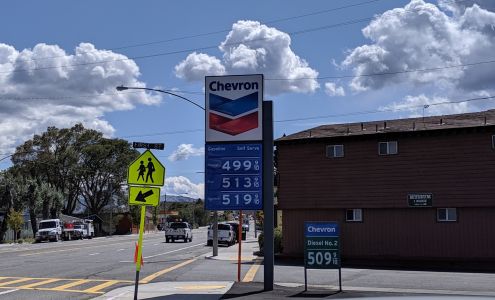 Chevron Lee Vining Lee Vining