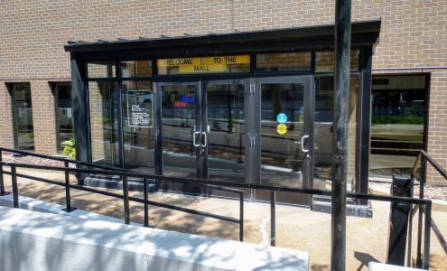 Malibu Market 6033 N Sheridan Rd Ste N1, Chicago